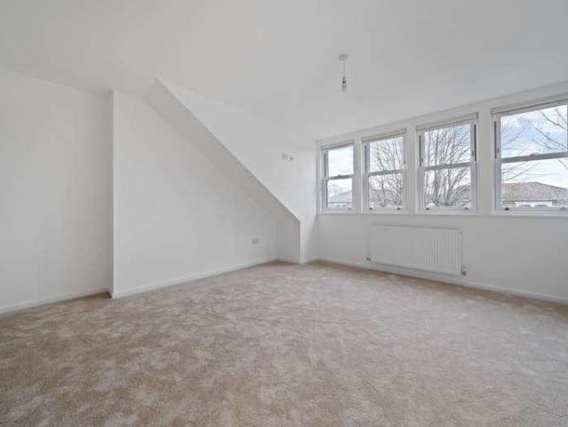 3 bed flat for sale