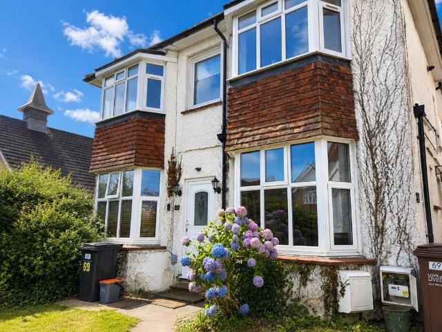 3 bed flat for sale