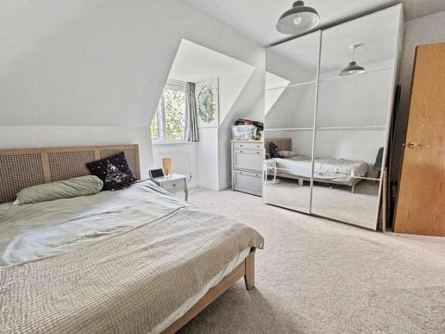 3 bed flat for sale