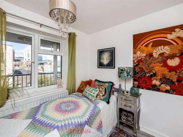 3 bed flat for sale