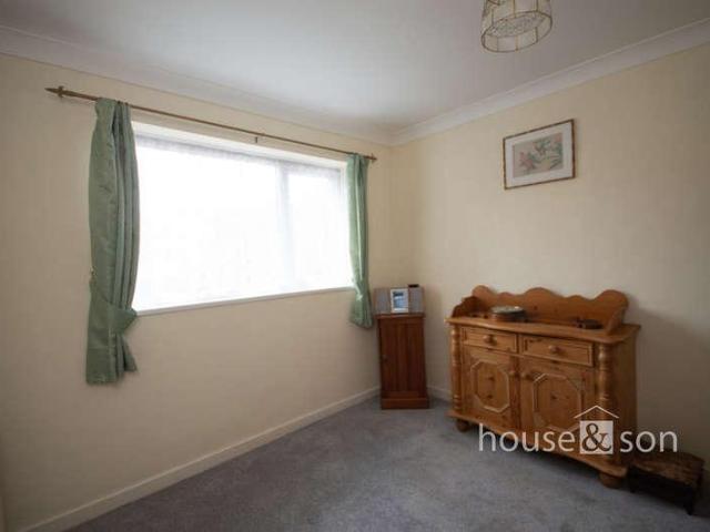 3 bed flat for sale