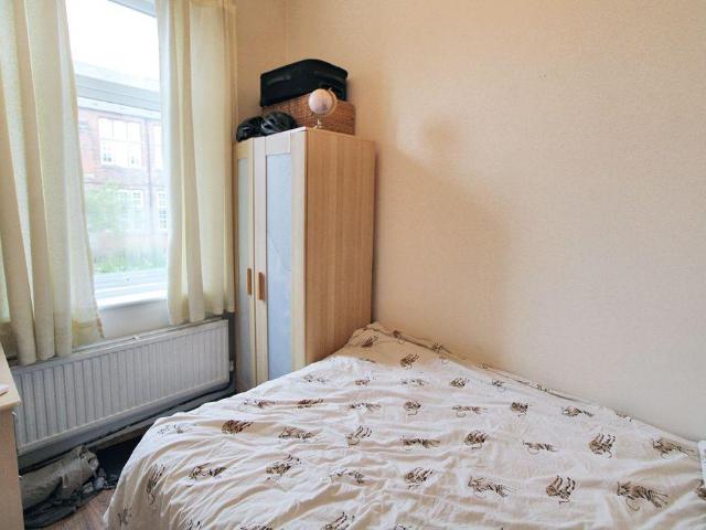 3 bed flat for sale