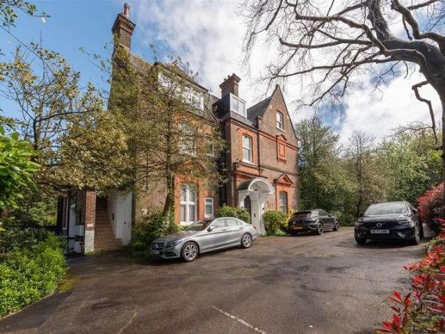 3 bed flat for sale
