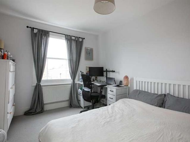3 bed flat for sale