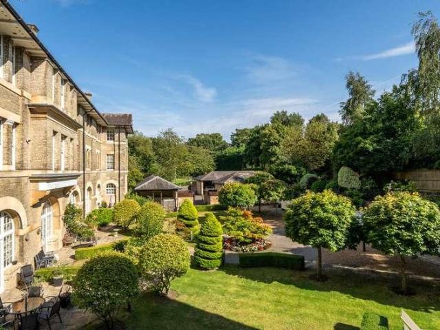3 bed flat for sale