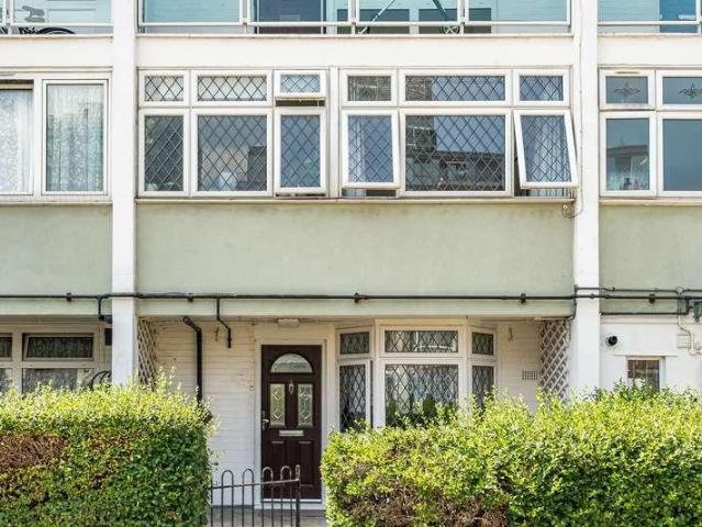 3 bed flat for sale