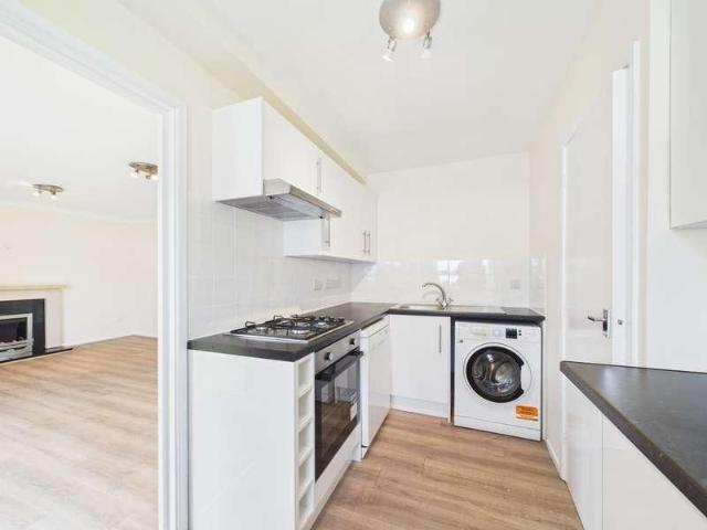 3 bed flat for sale