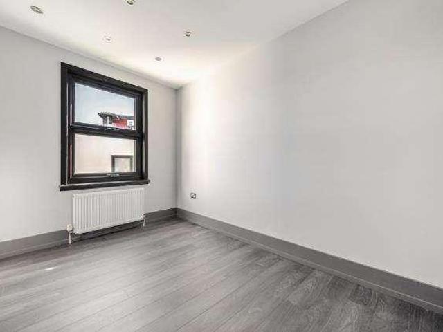 3 bed flat for sale