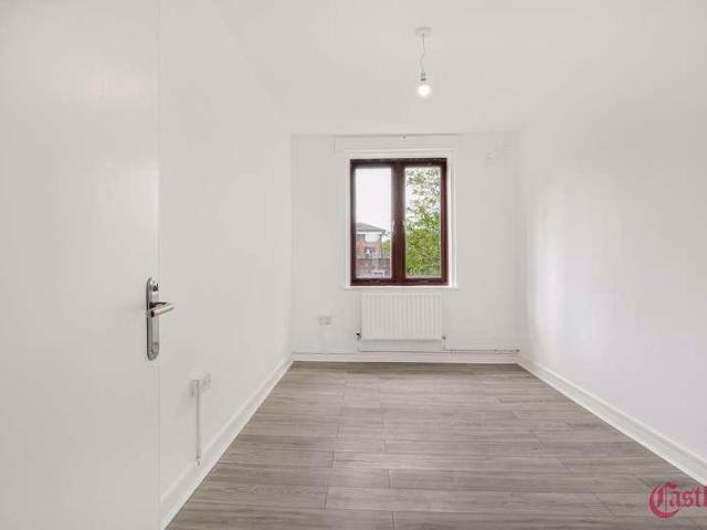 3 bed flat for sale