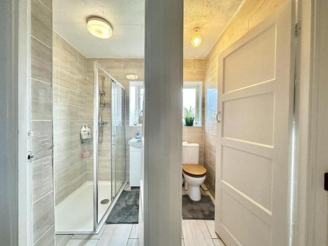 3 bed flat for sale