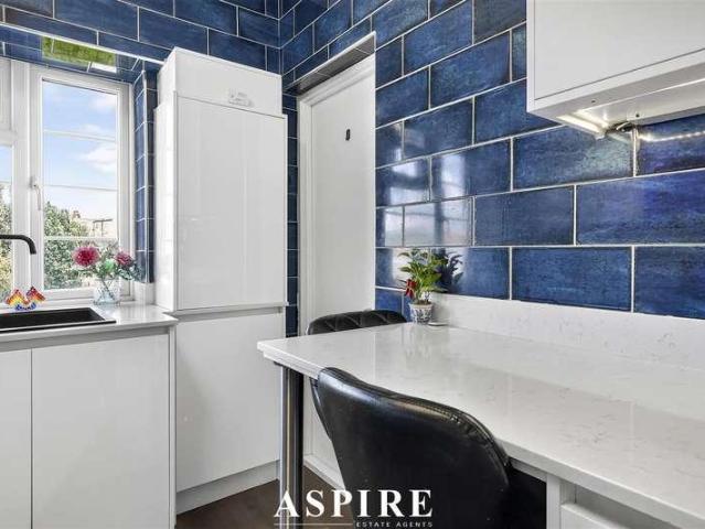 3 bed flat for sale