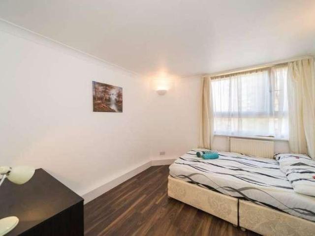 3 bed flat for sale