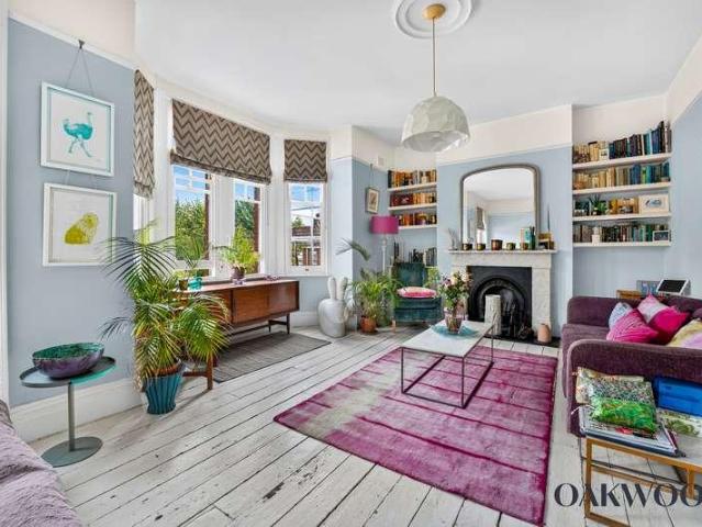 3 bed flat for sale