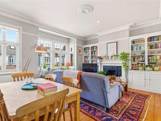 3 bed flat for sale