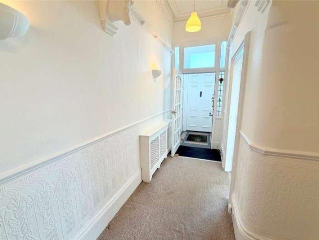 3 bed flat for sale