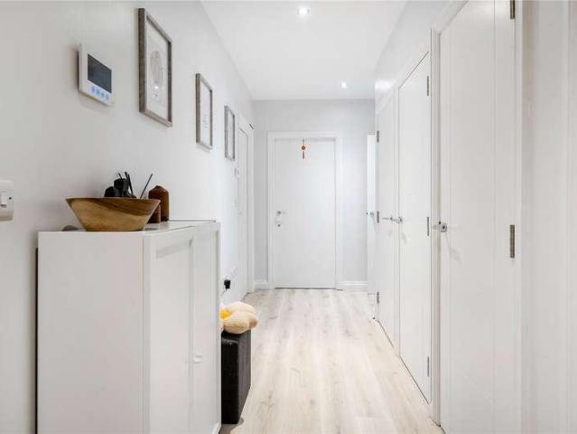 3 bed flat for sale