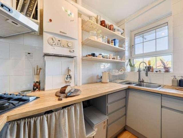 3 bed flat for sale