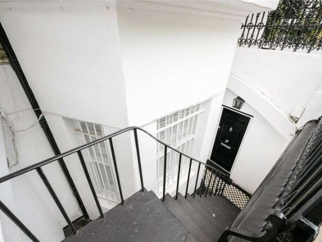 3 bed flat for sale