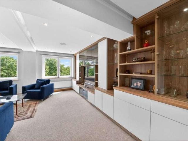 3 bed flat for sale