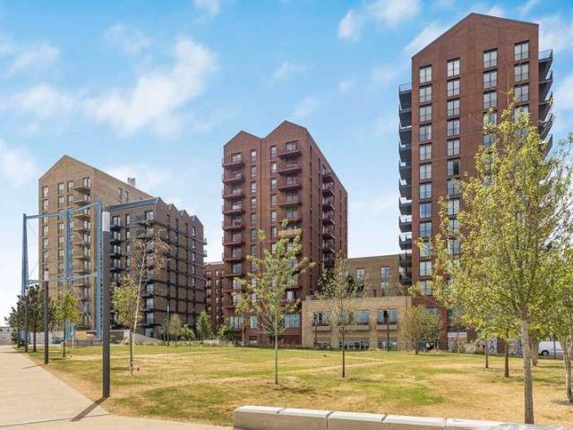 3 bed flat for sale