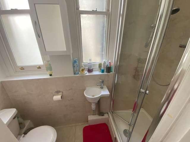 3 bed flat for sale