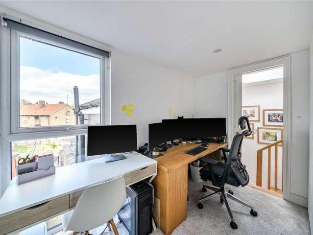 3 bed flat for sale