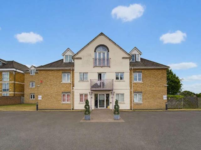 3 bed flat for sale