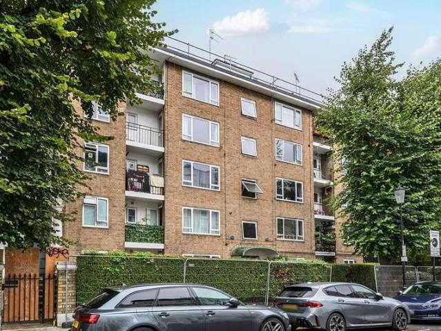 3 bed flat for sale