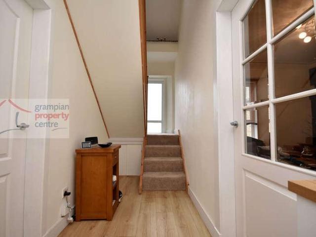 3 bed flat for sale