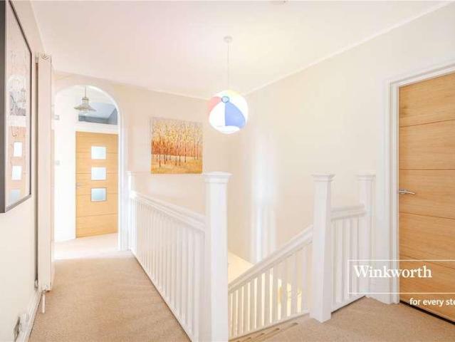 3 bed flat for sale
