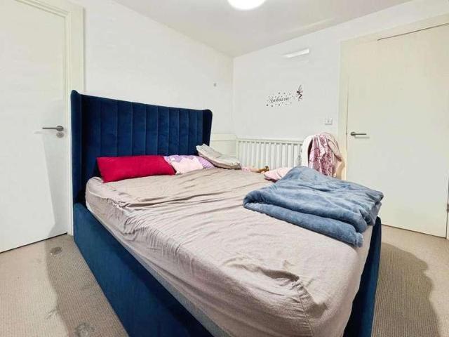 3 bed flat for sale
