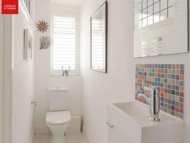 3 bed flat for sale