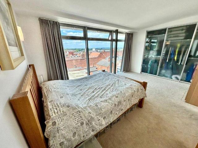 3 bed flat for sale