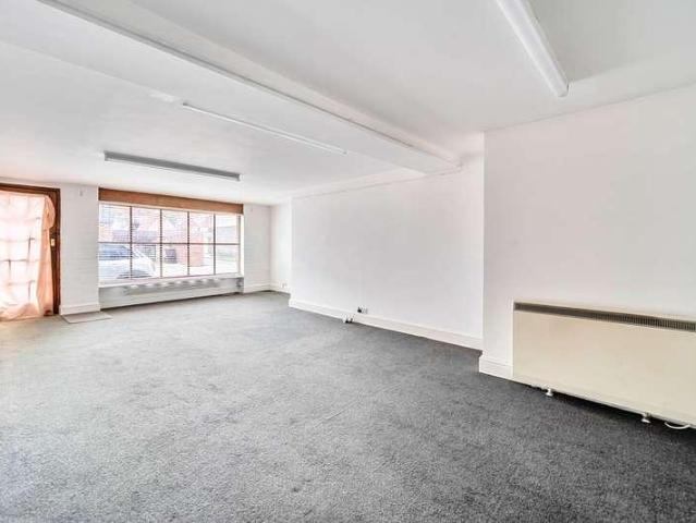 3 bed flat for sale