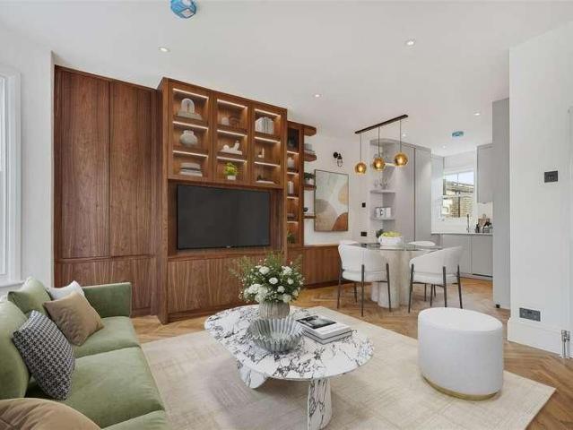 3 bed flat for sale