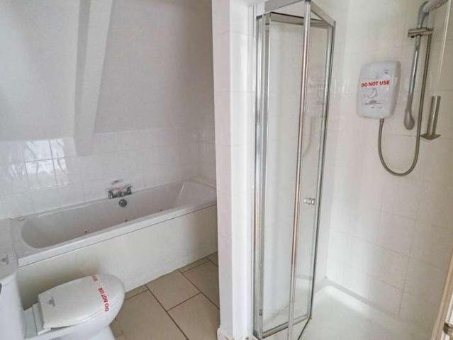 3 bed flat for sale