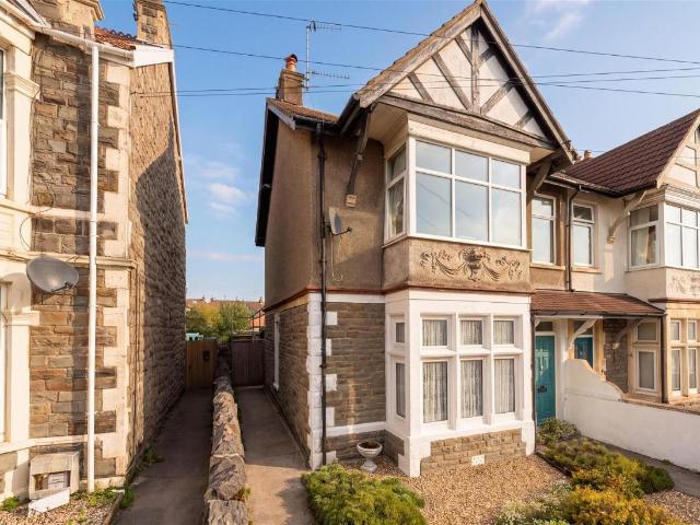 3 bed flat for sale