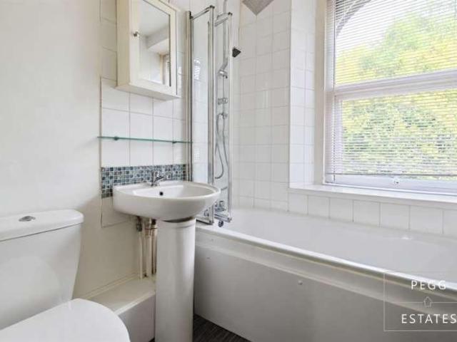3 bed flat for sale