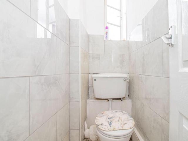3 bed flat for sale