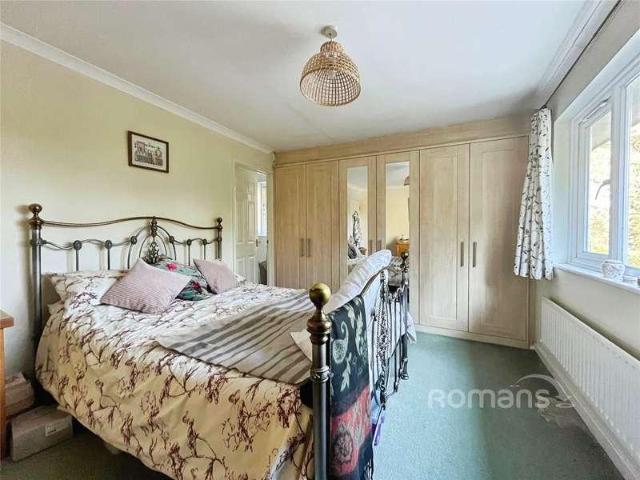 3 bed flat for sale