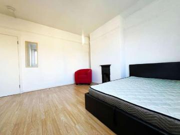 3 bed flat for sale