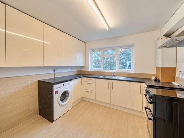 3 bed flat for sale