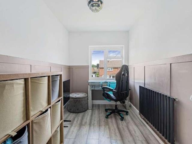 3 bed flat for sale