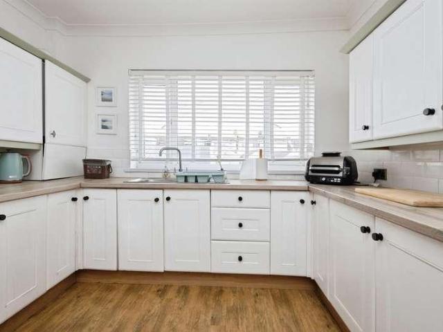 3 bed flat for sale