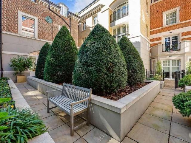 3 bed flat for sale