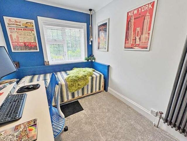 3 bed flat for sale