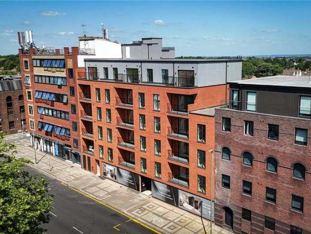 3 bed flat for sale