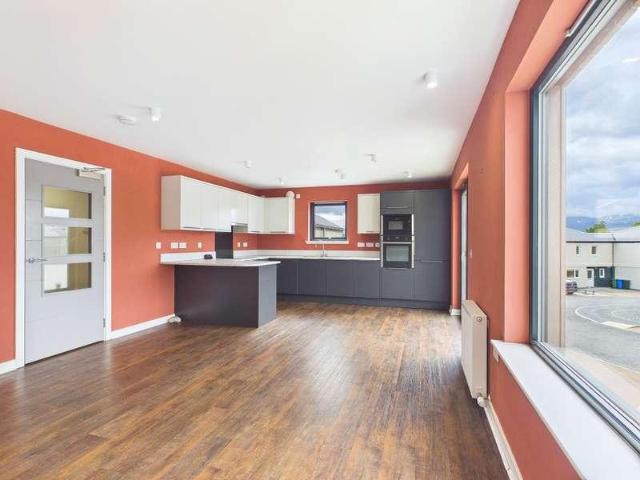 3 bed flat for sale