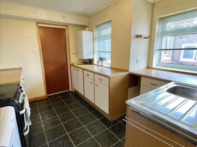 3 bed flat for sale