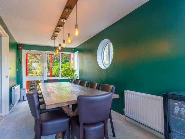3 bed flat for sale